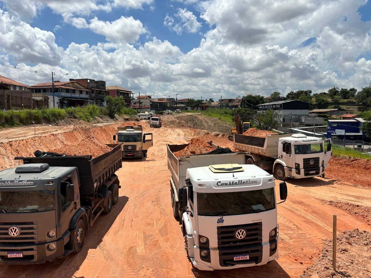 Caminhão Basculante